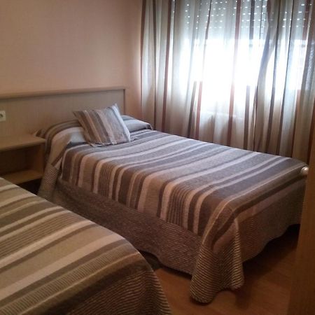 Pension Las Palmeras Lalín Room photo