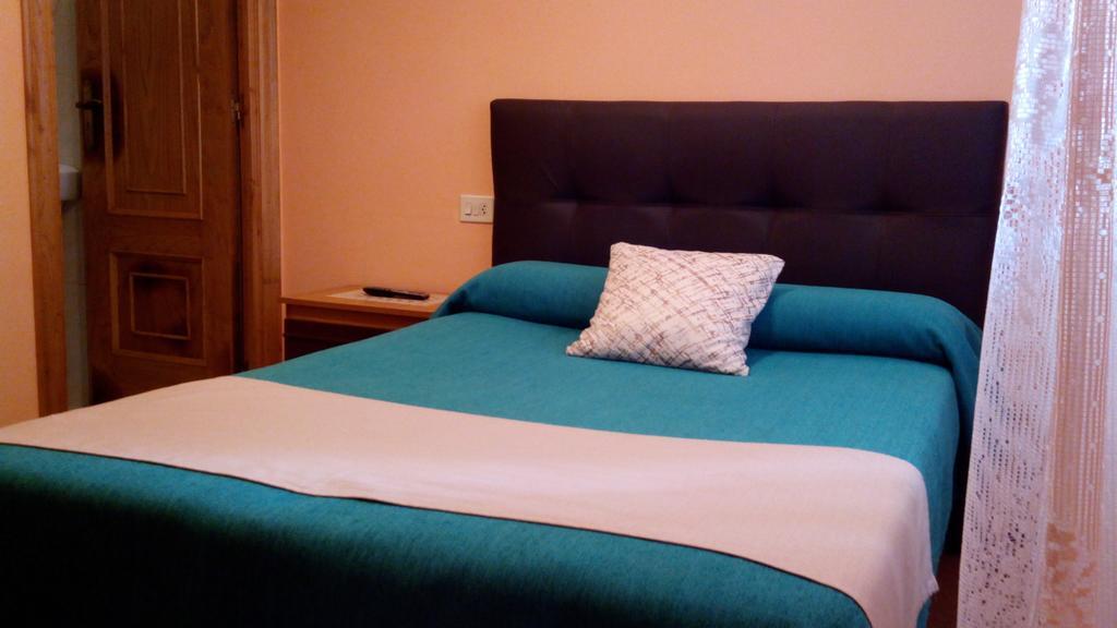 Pension Las Palmeras Lalín Room photo