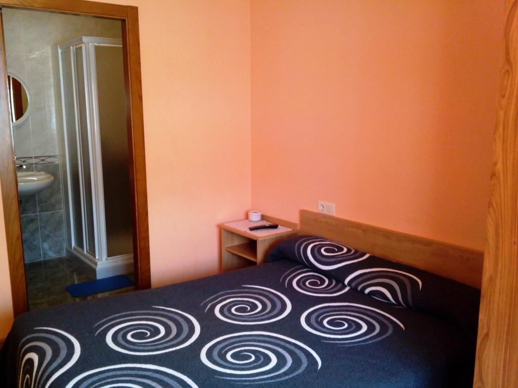 Pension Las Palmeras Lalín Room photo