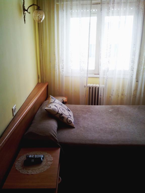 Pension Las Palmeras Lalín Room photo