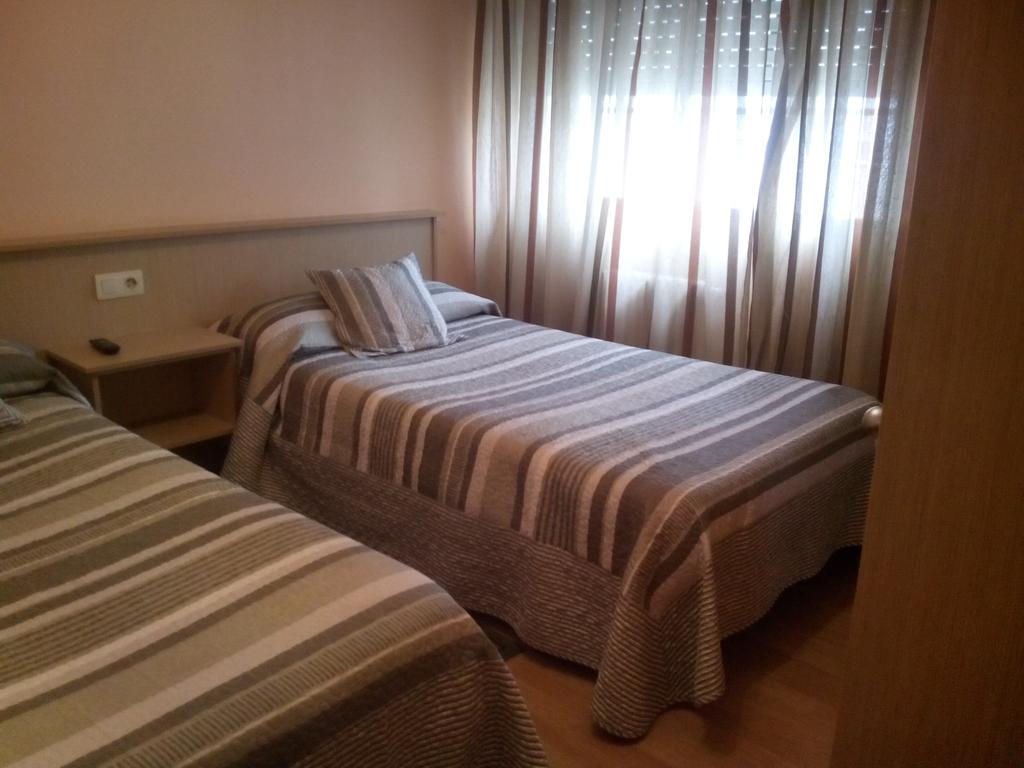Pension Las Palmeras Lalín Room photo