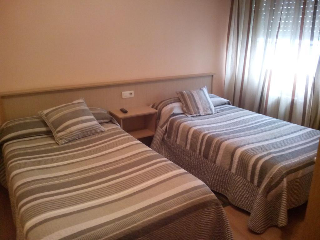 Pension Las Palmeras Lalín Room photo