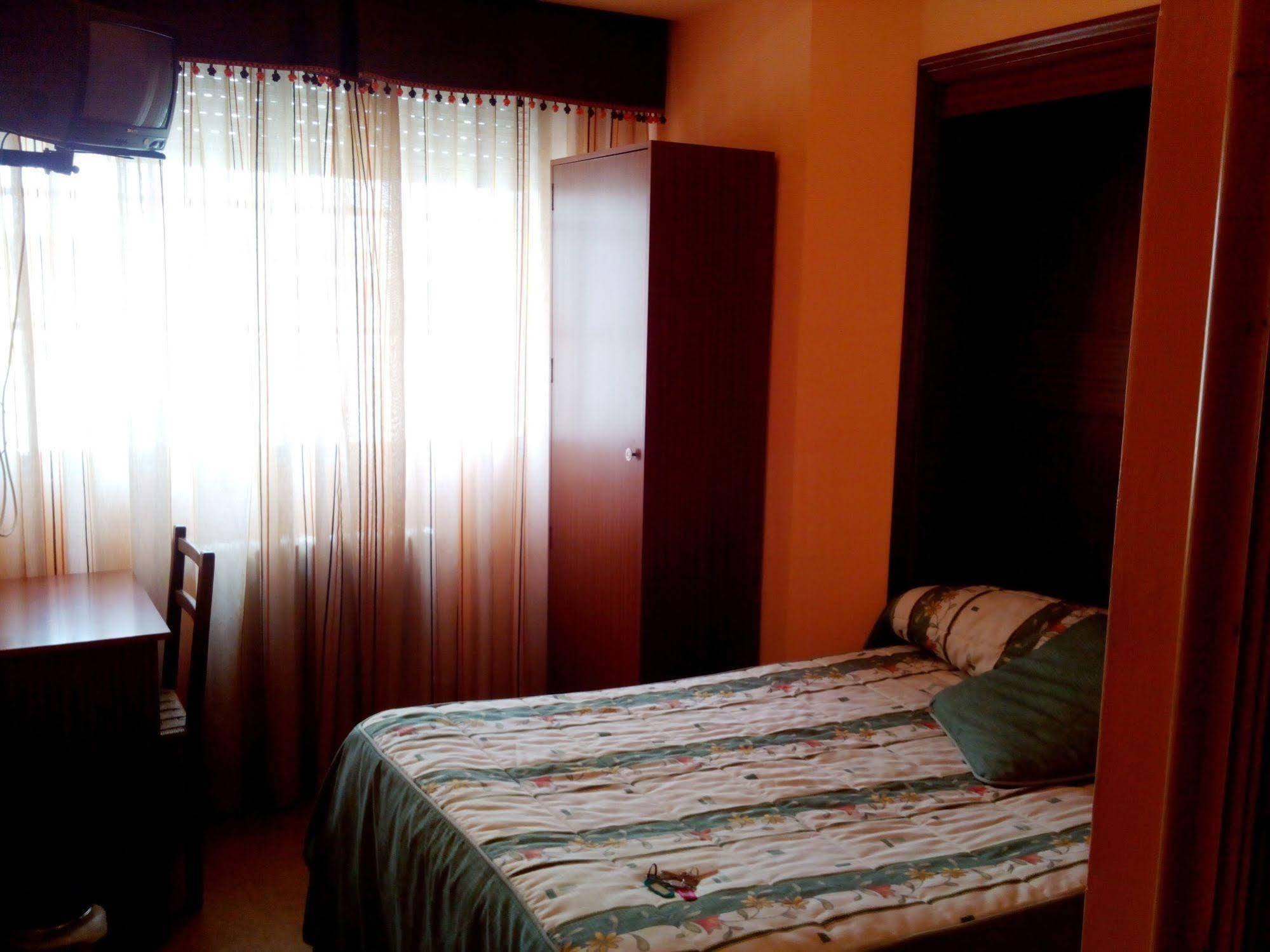 Pension Las Palmeras Lalín Exterior photo