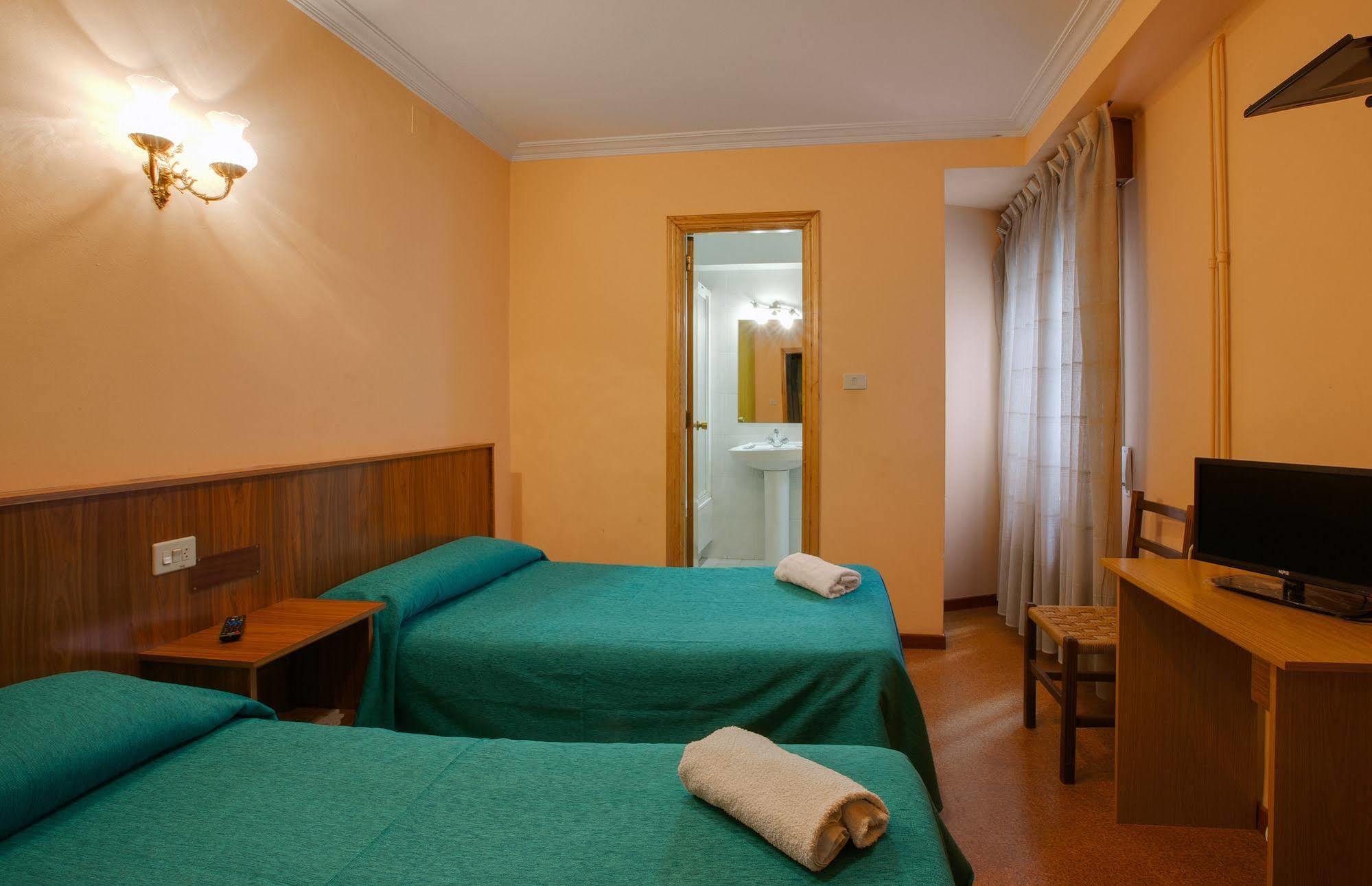 Pension Las Palmeras Lalín Exterior photo